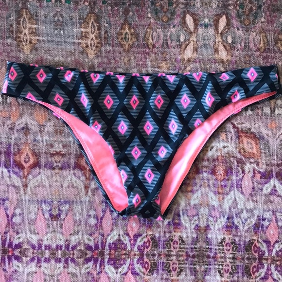 Raisins geometric bikini bottoms pink,black,gray, sz small - Picture 1 of 4